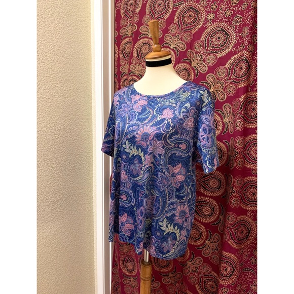 🌈 Beautiful Vintage Paisley top - Picture 3 of 11